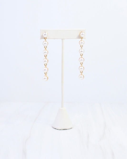 Julianne Pearl Dangle Earring Gold