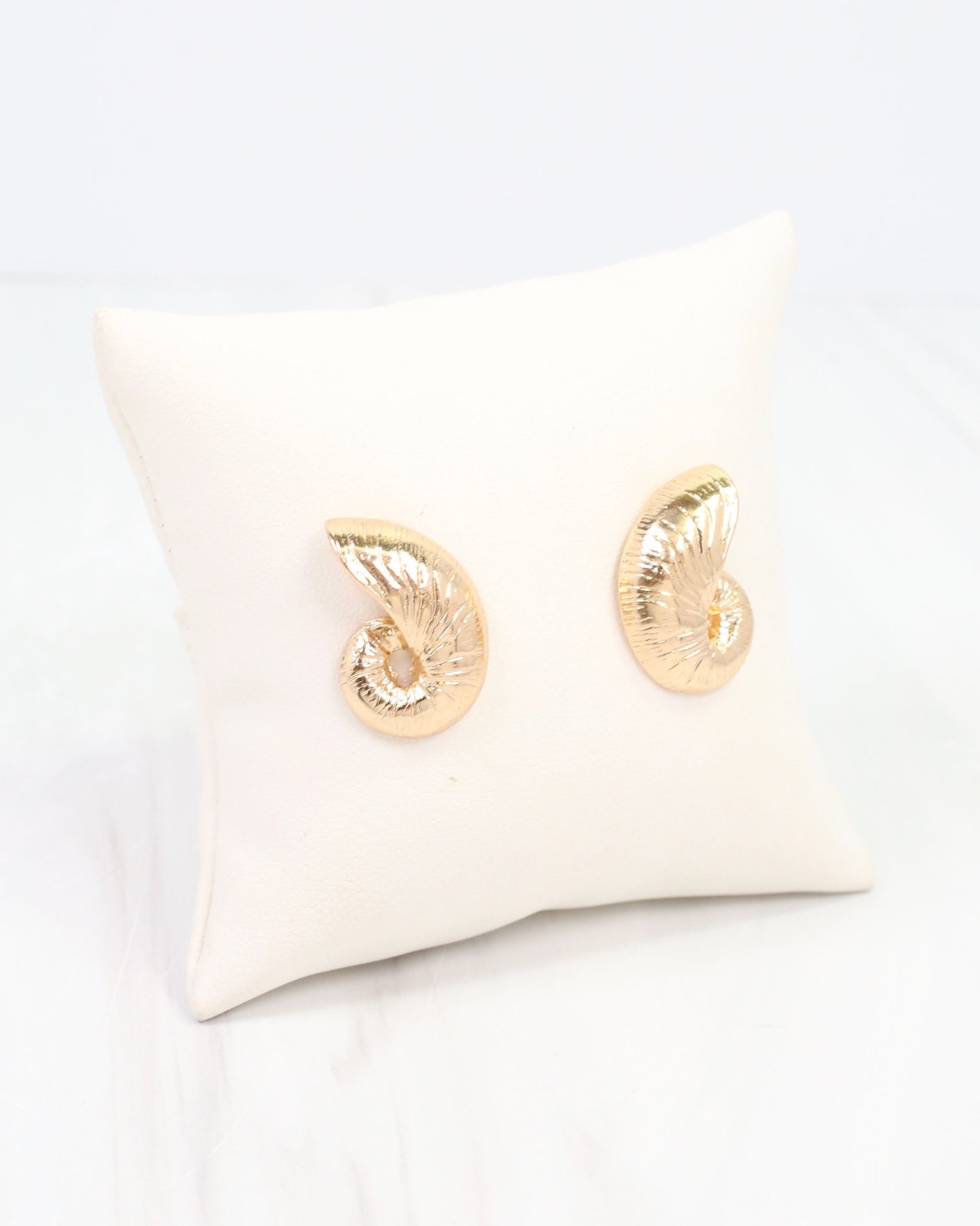 Verona Shell Stud Earring Gold