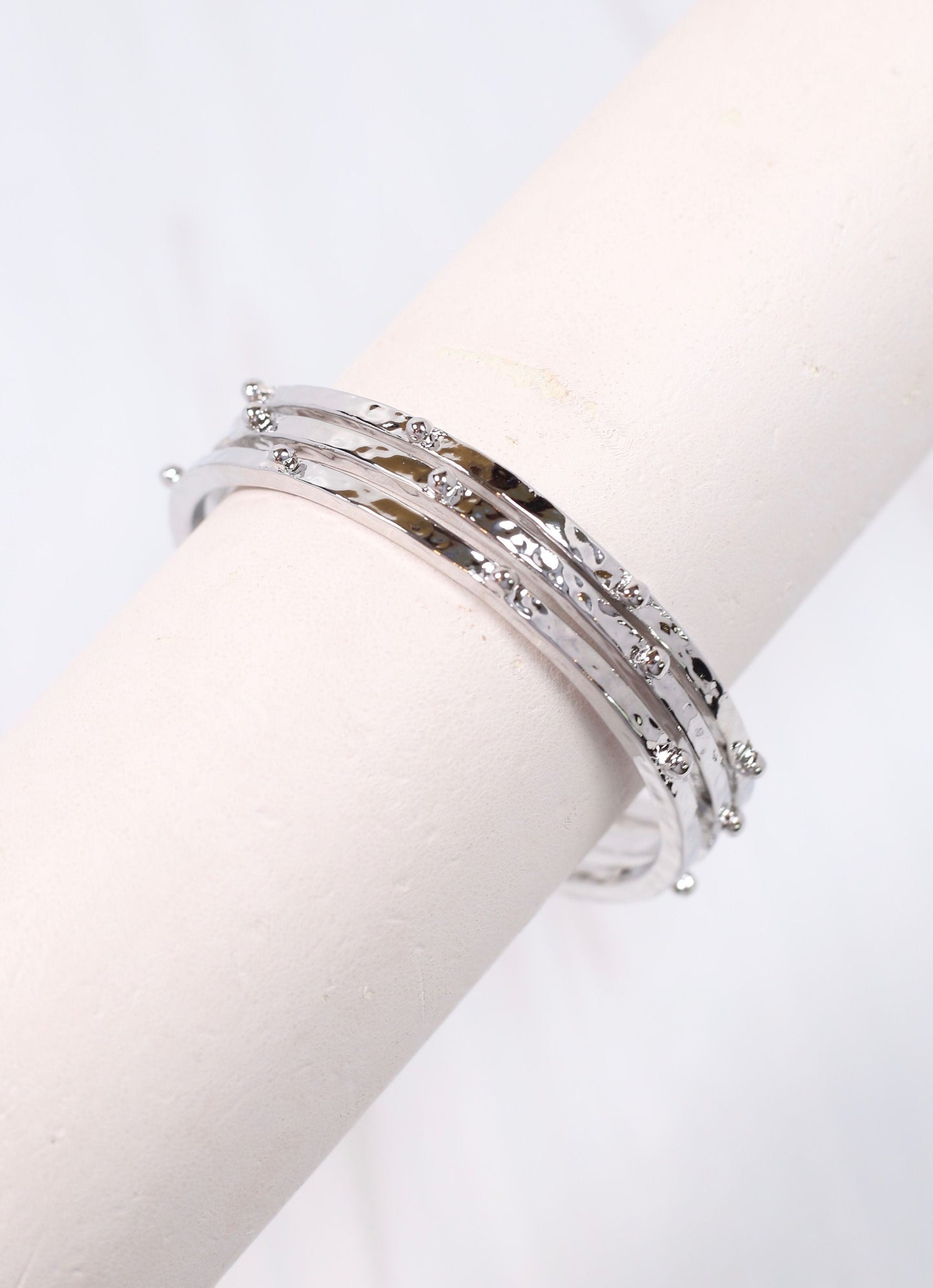 Burgen Hammered Bracelet Set SHINY SILVER - Caroline Hill