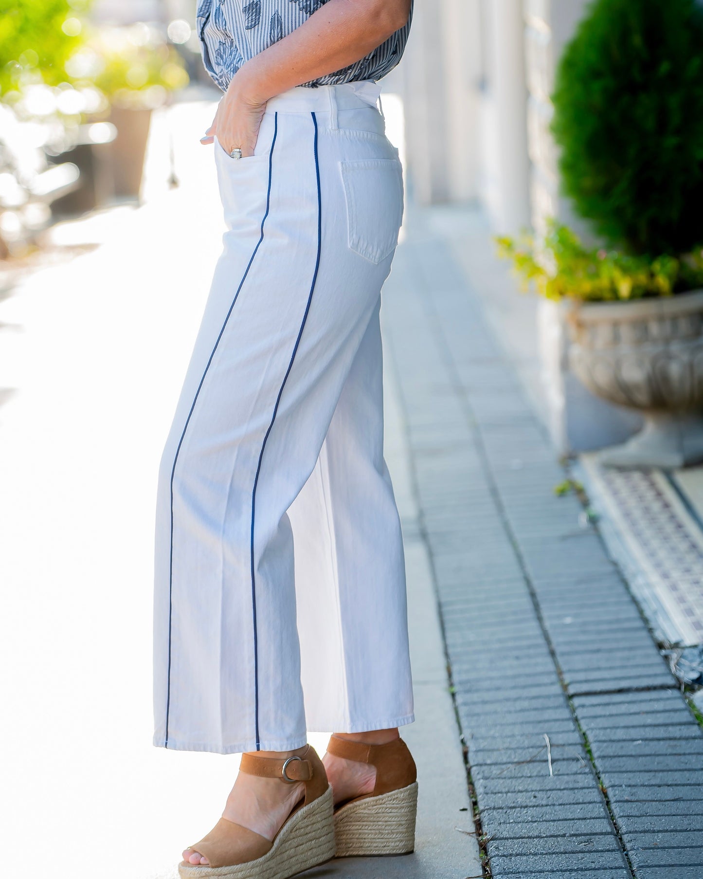 Just Black Wide Leg Jean Twist-White