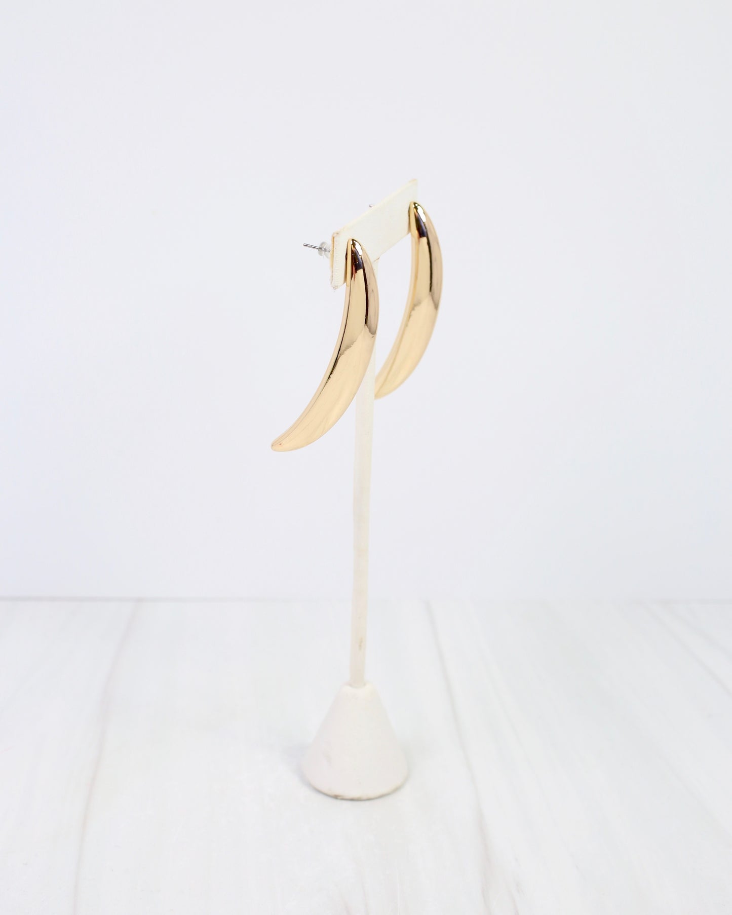 Fayetteville Curved Bar Earring WR Gold