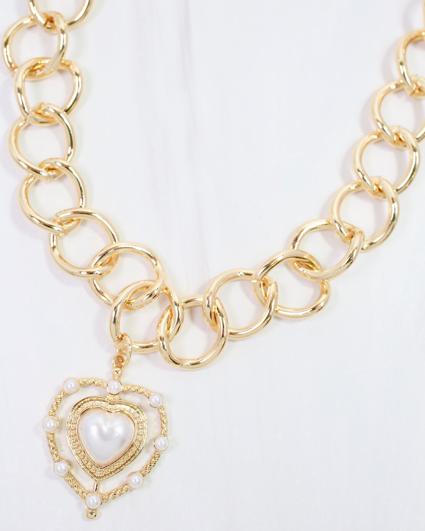 Bartle Chain Necklace with Heart Pendant Gold