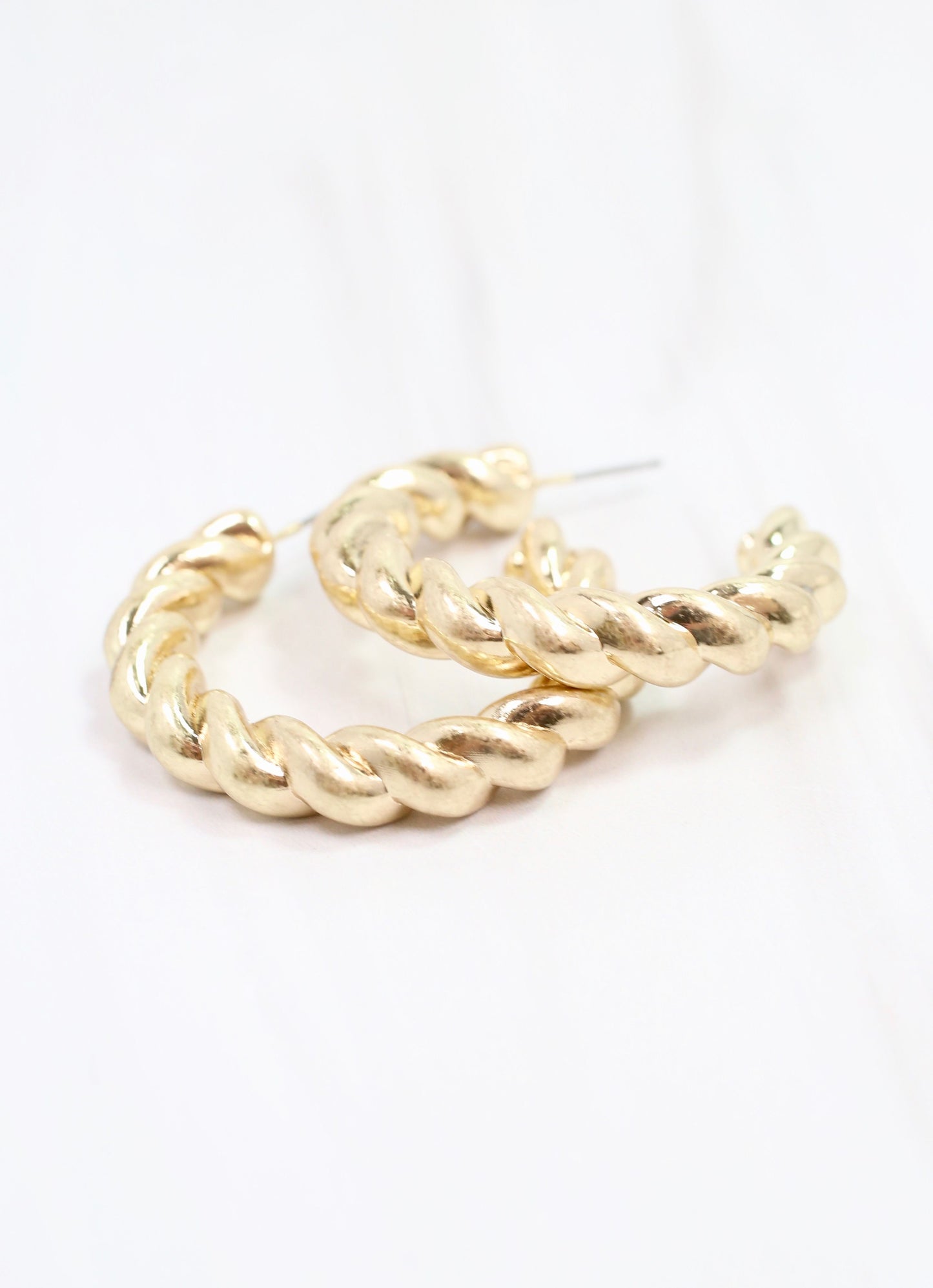 Berkeley Twisted Hoop Earring Gold