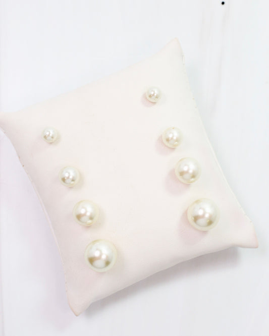 Britt Pearl Stud Set Pearl