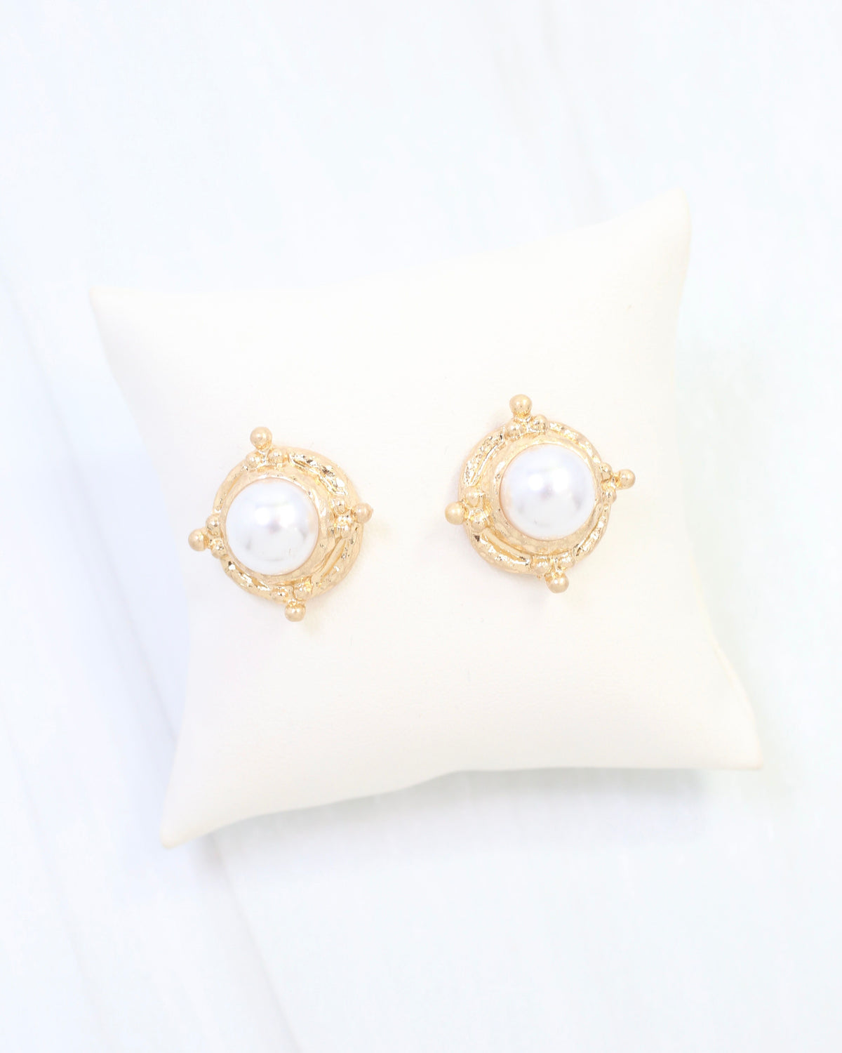 Betty Day Pearl Post Earring WRVG