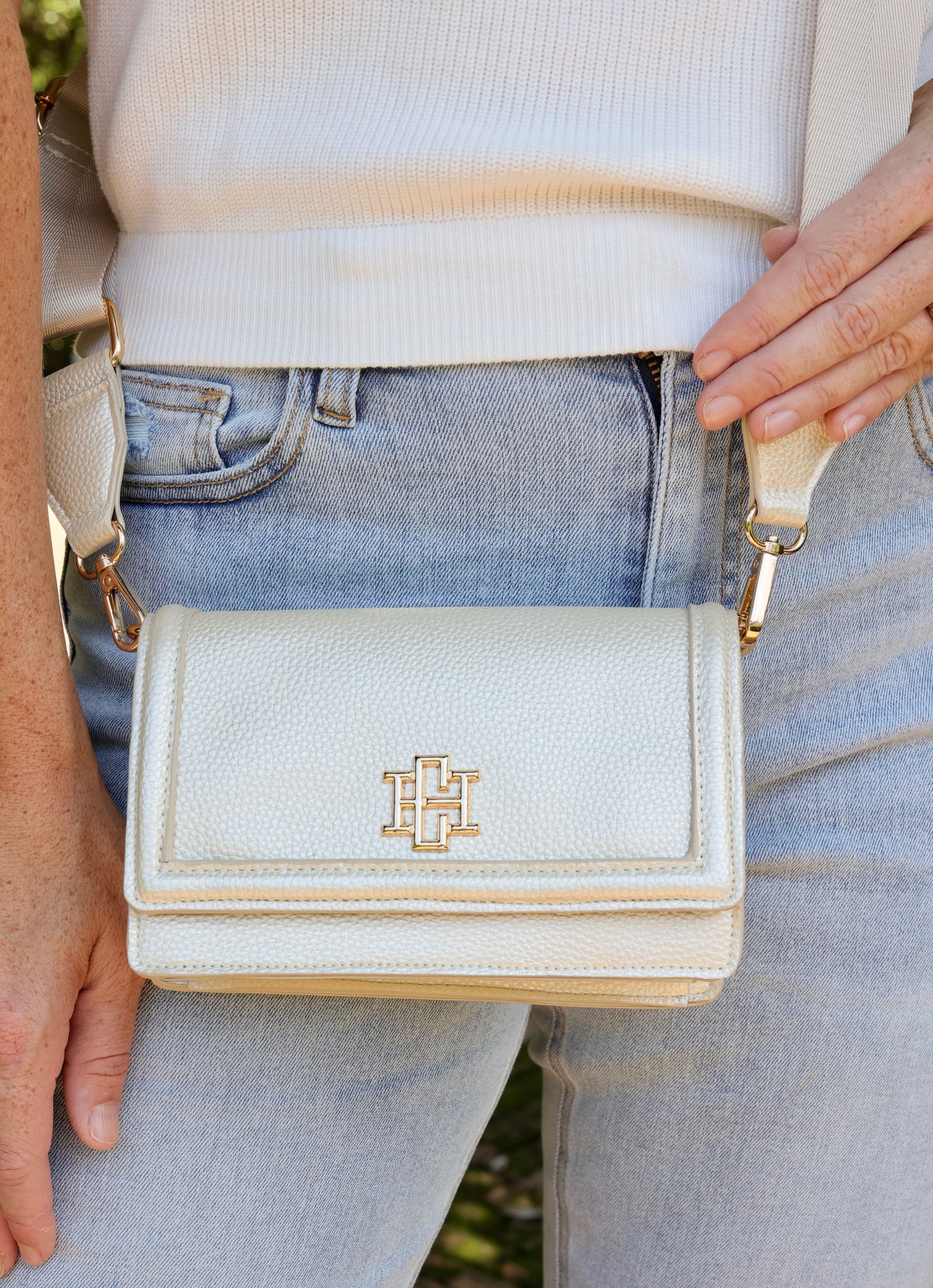 Maverick Crossbody with Pocket Pearl