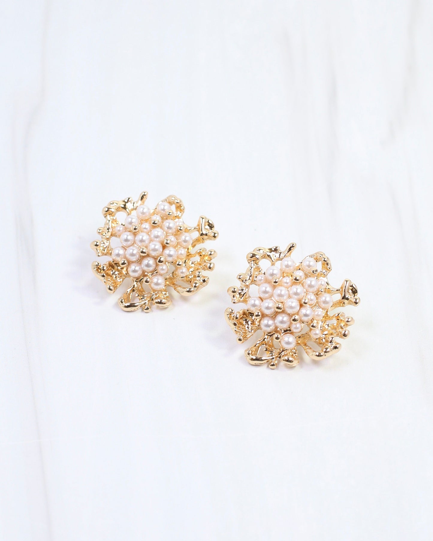 Juno Pearl Cluster Post Earring Gold