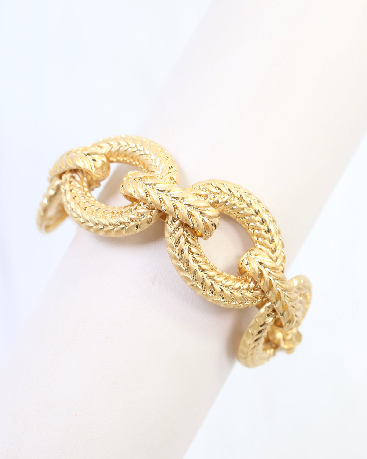 Herringbone Textured Chain Bracelet WRVG