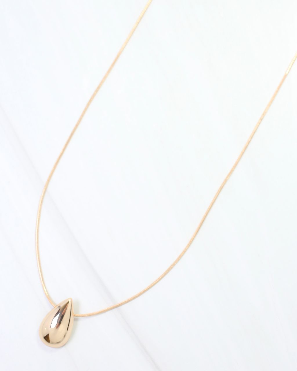 Celine Teardrop Pendant Necklace Gold
