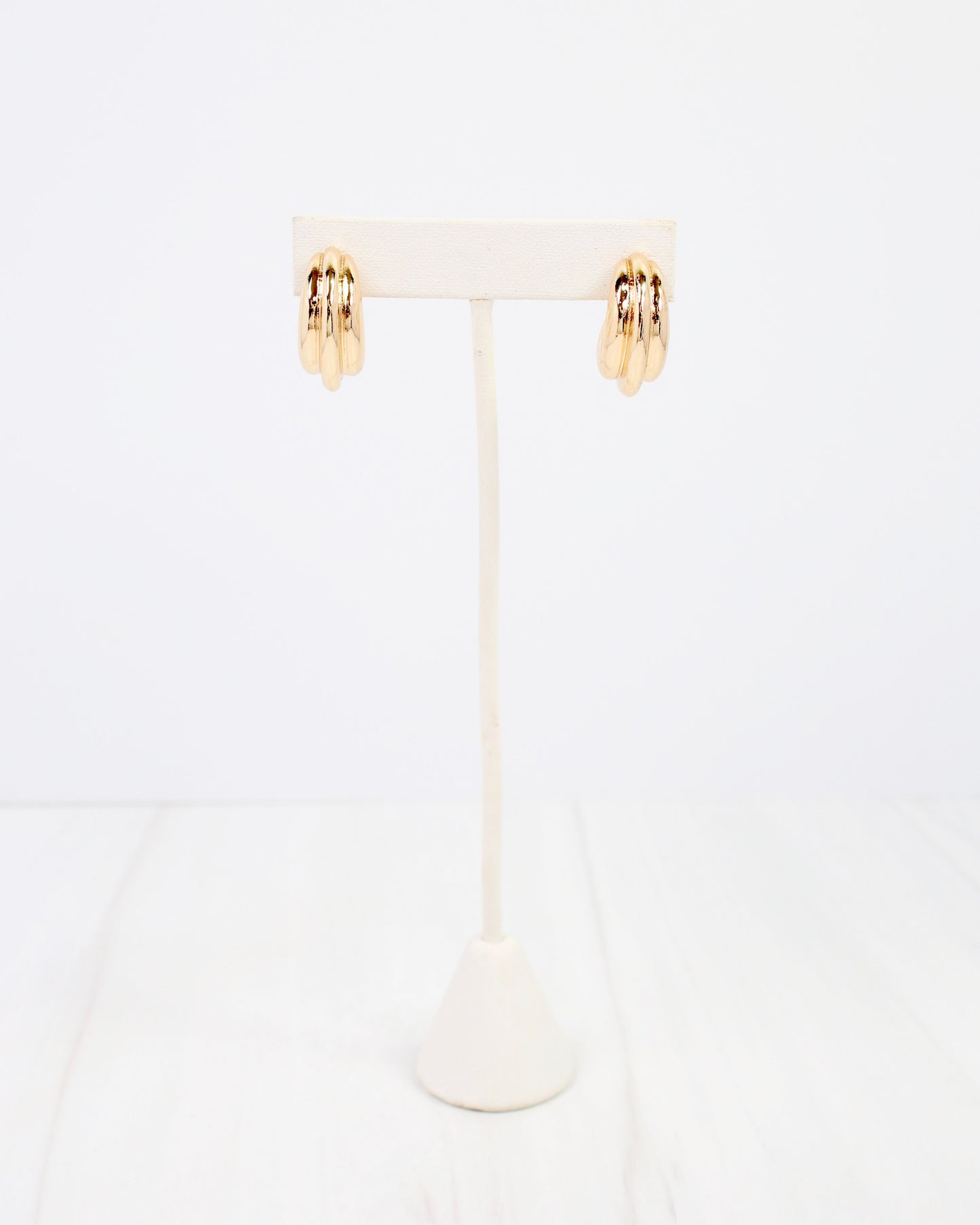 McAlester Ribbed Hoop Earring Gold