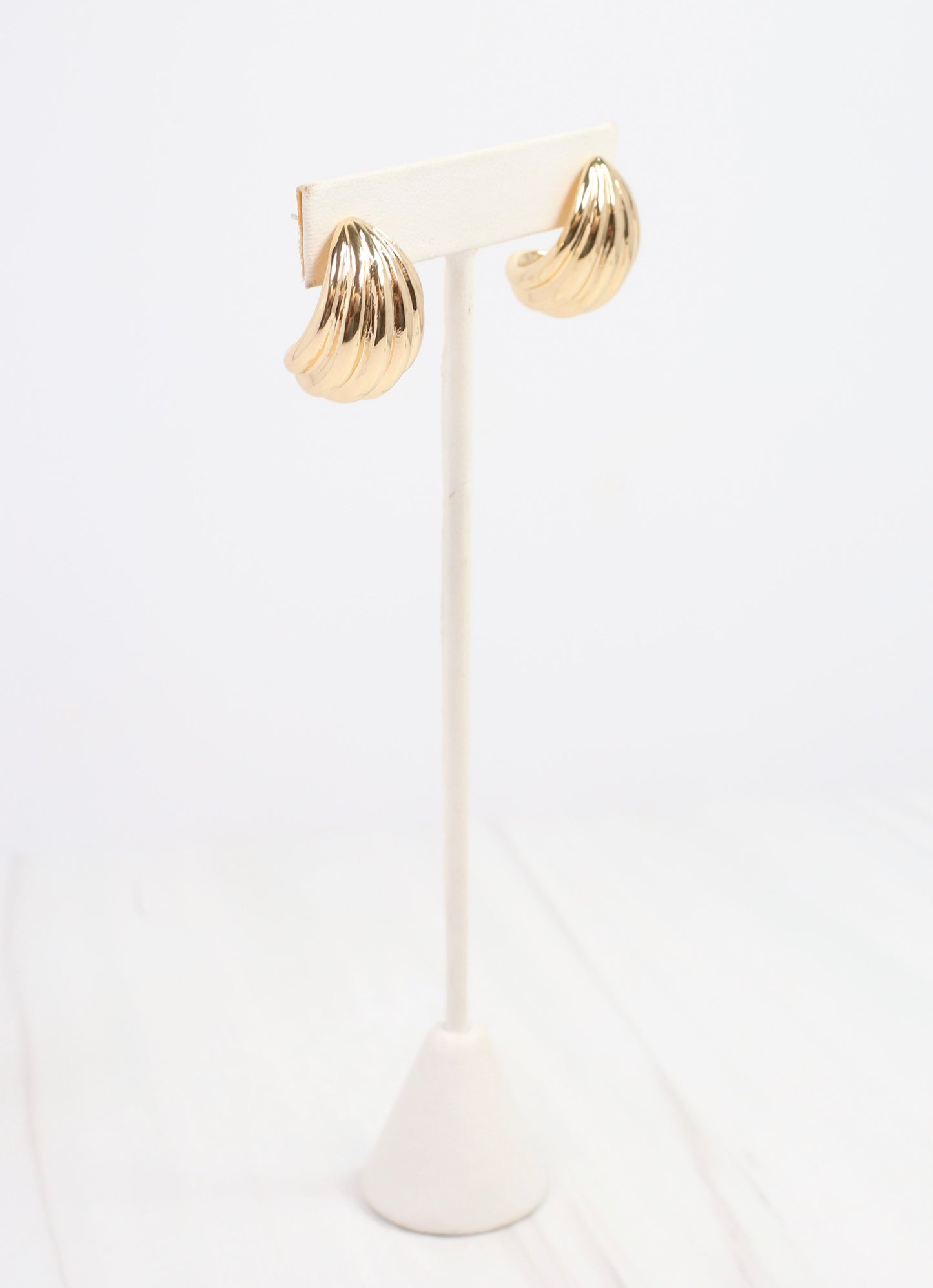 Michel Textured Earring Gold