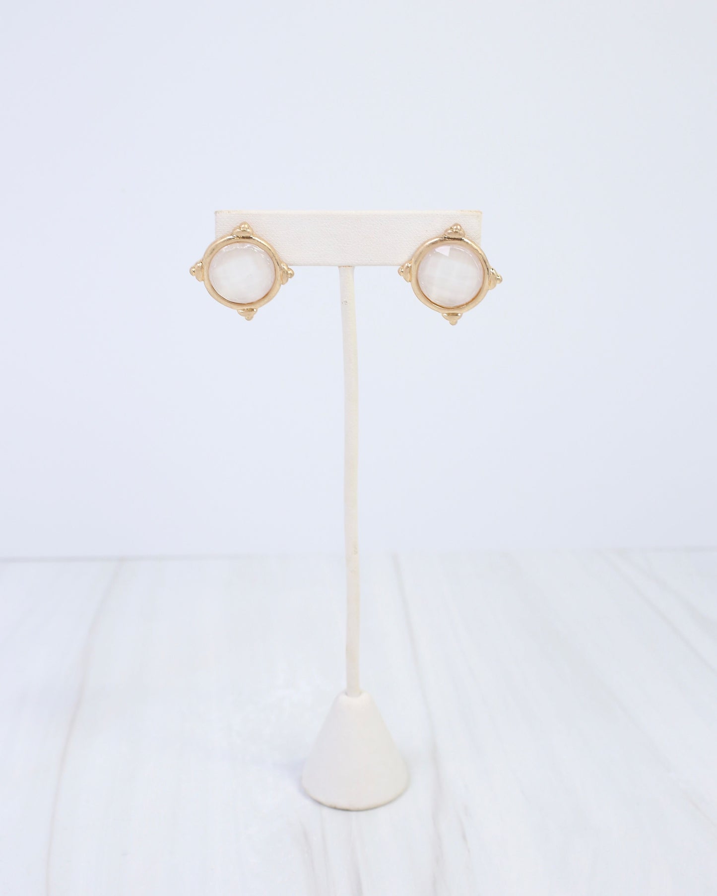 Rochester Facited Stud Earring Gold