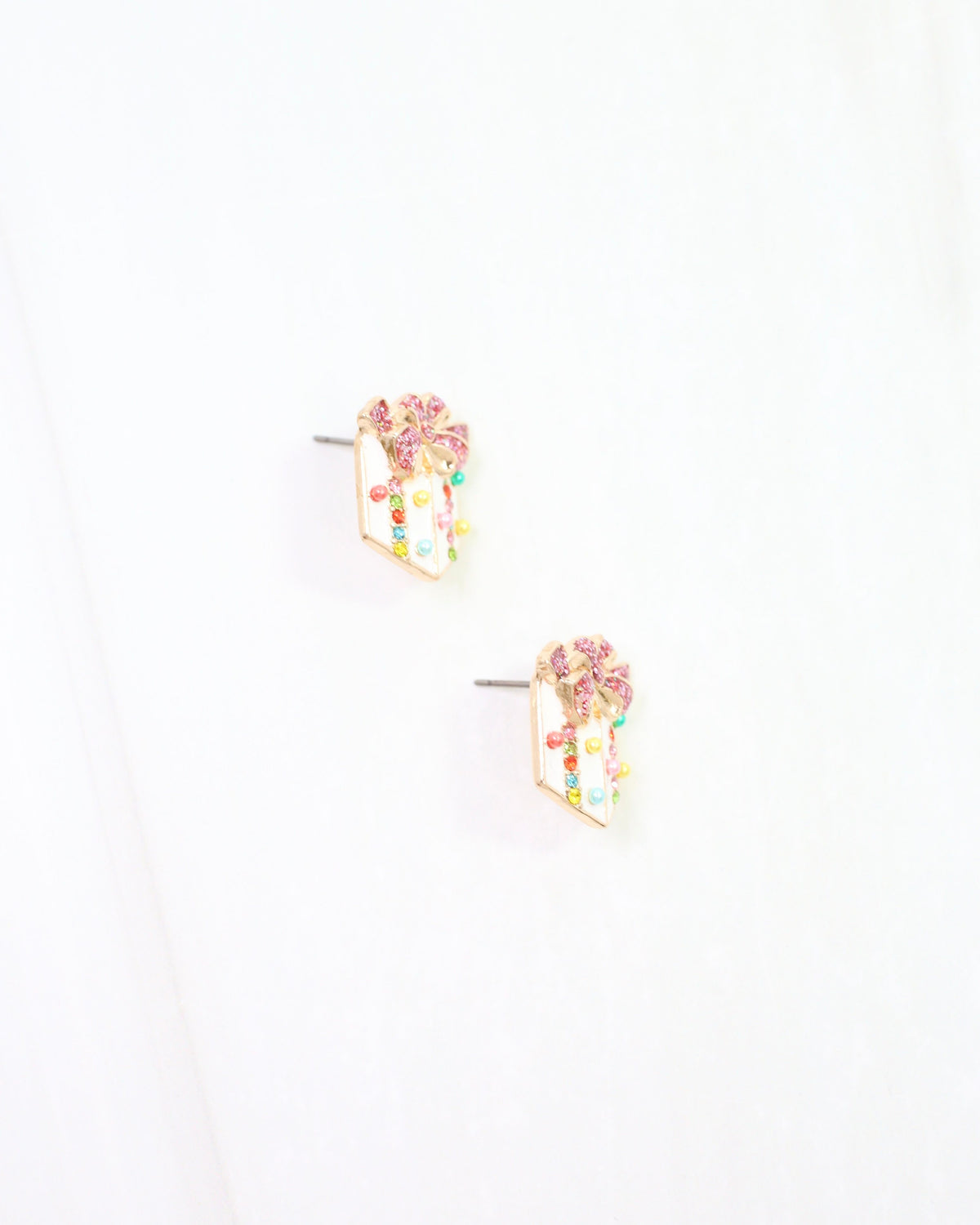 Pretty Present Stud Earring White