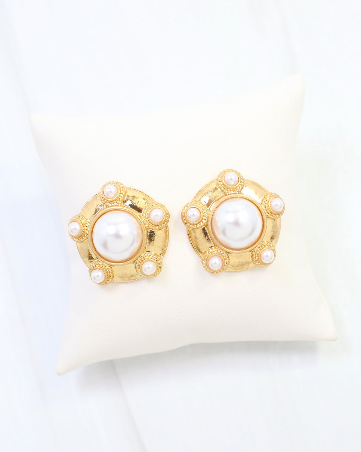 Britannia Pearl Stud Earring WRVG