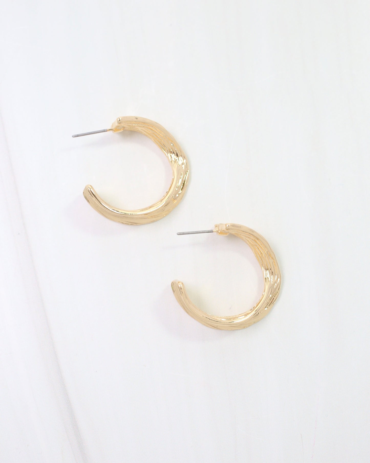 Raleigh Twist Hoop Earring Gold