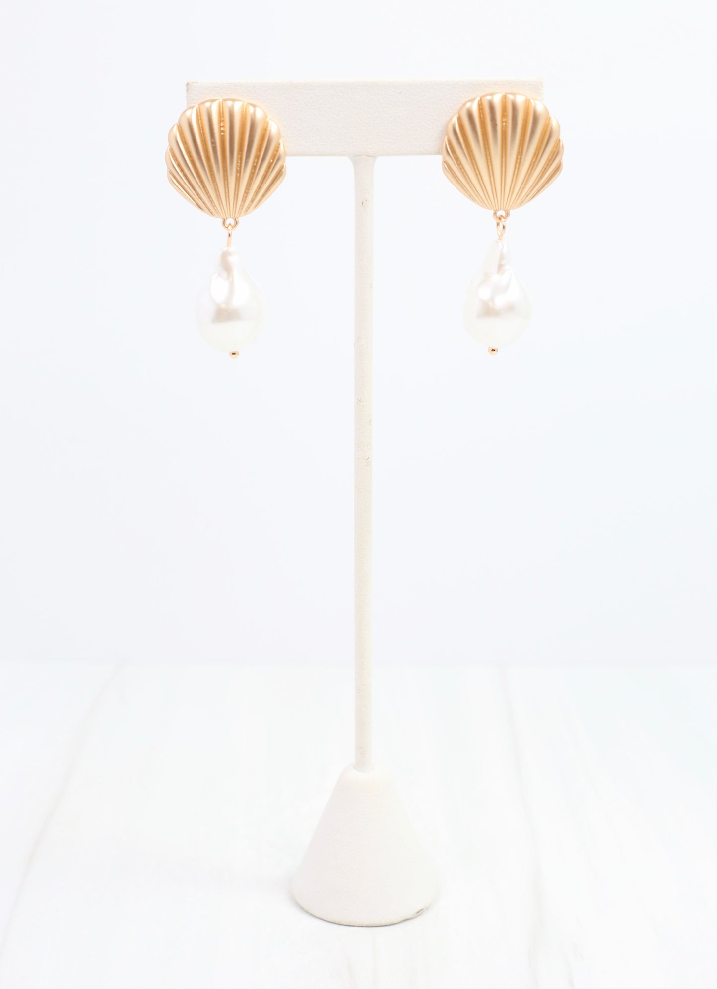 Linley Shell Earring with Pearl Gold