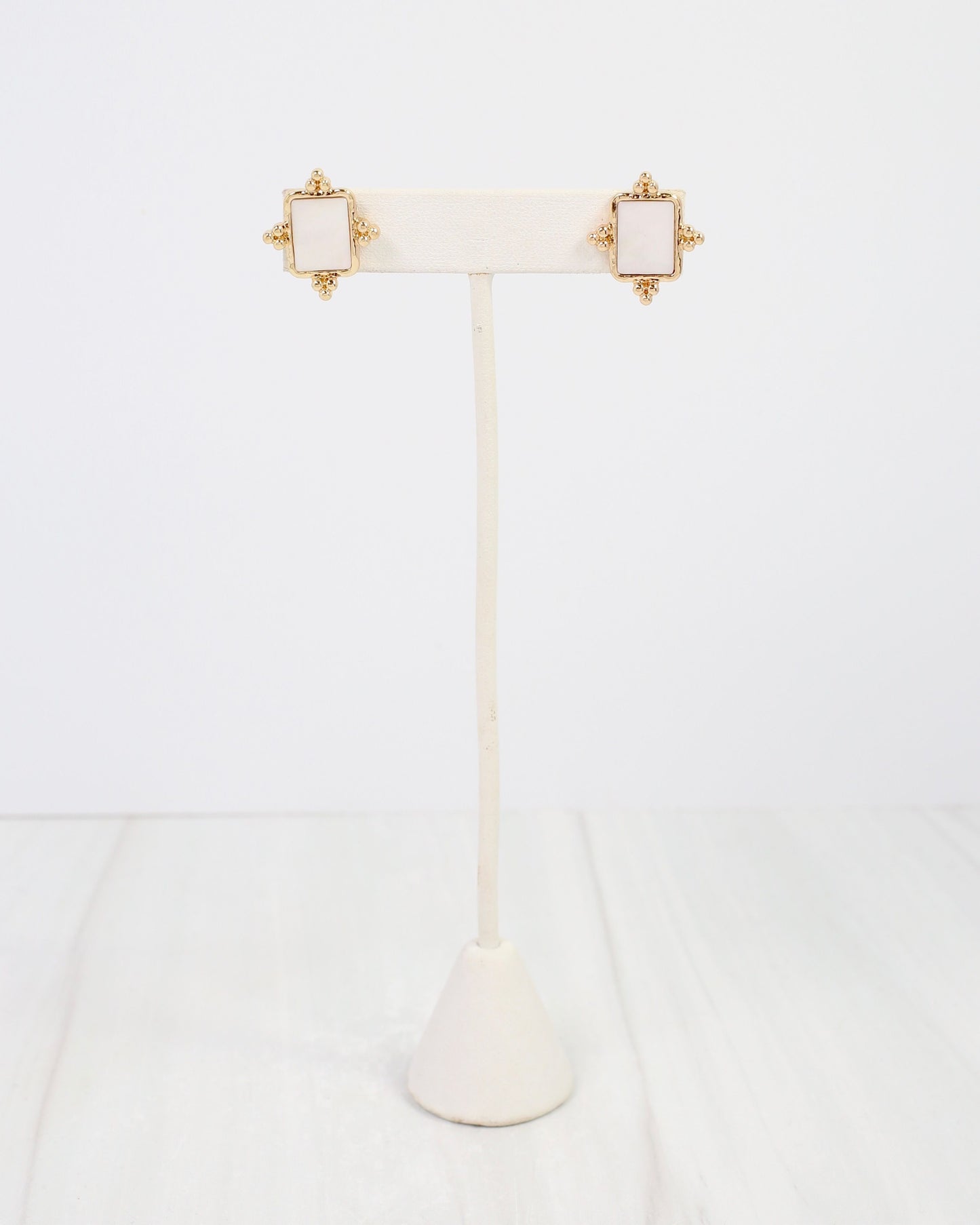 Hillsbon Mother of Pearl Square Stud Earring Gold