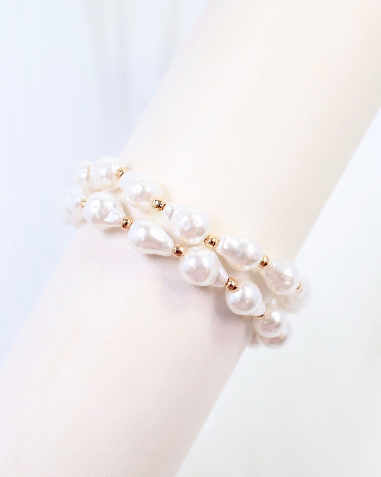 Rye Baroque Pearl Stretch Bracelet Cream