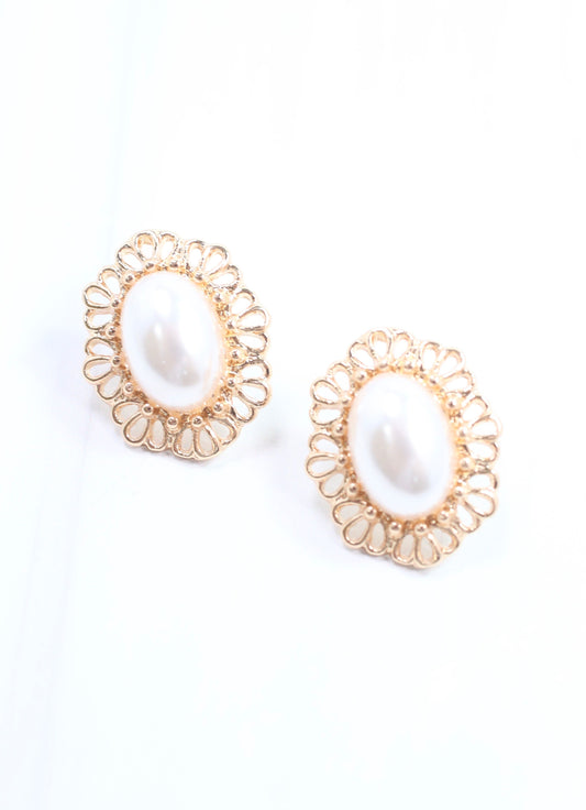 Magrath Pearl Stud Earring Gold