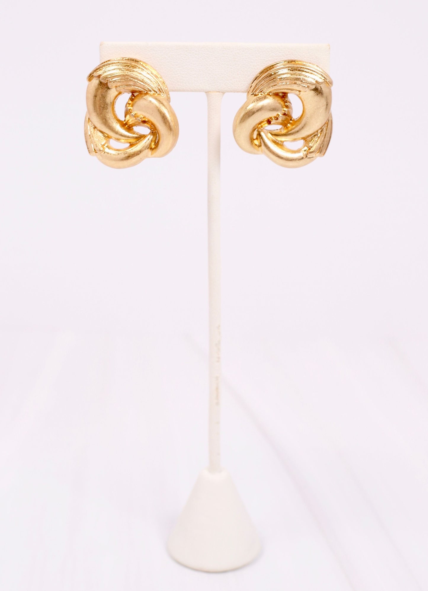 Knapp Knot Metal Earring GOLD - Caroline Hill