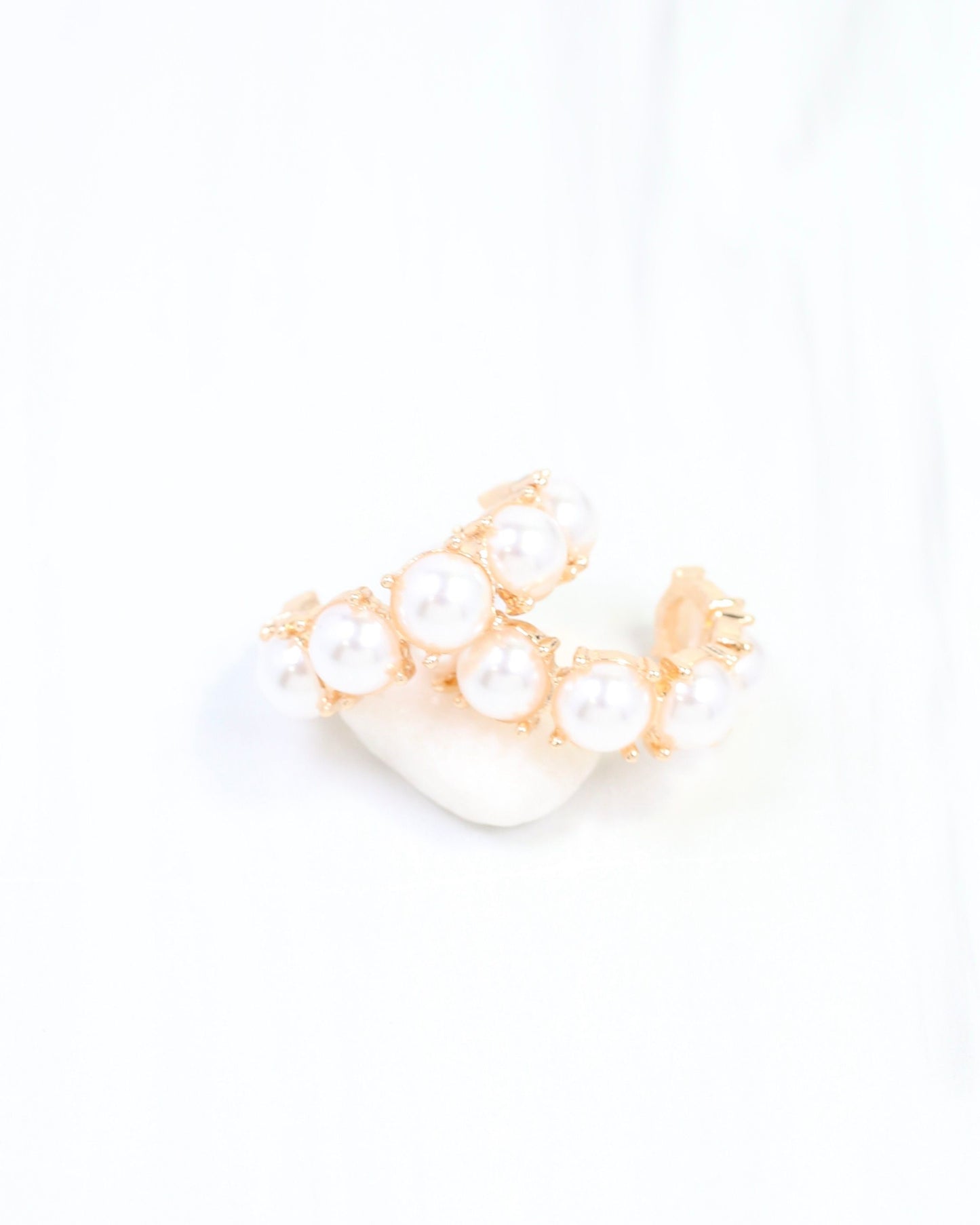 Cleo Pearl Medium Hoop Earring Cream