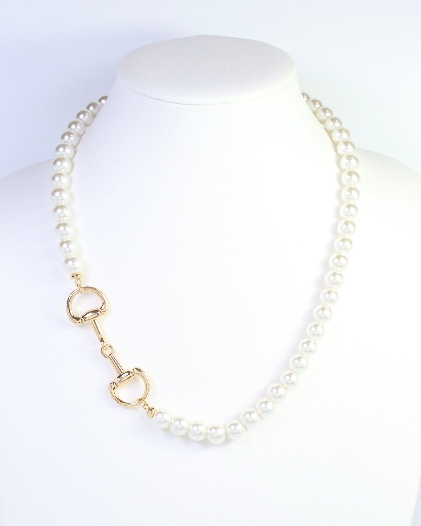 Elisa Pearl Beaded Horsebit Necklace Cream