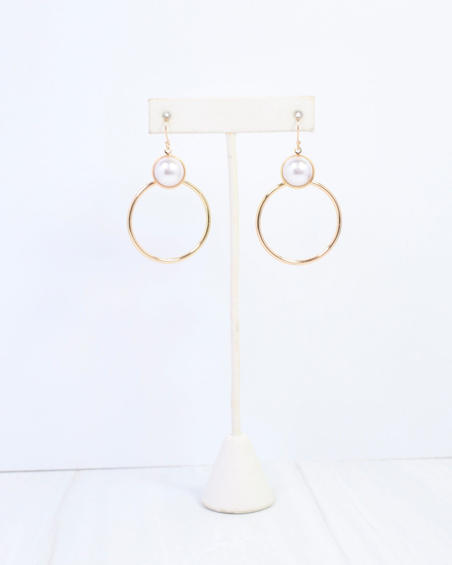Clementine Circle Pearl Dangle Earring Gold