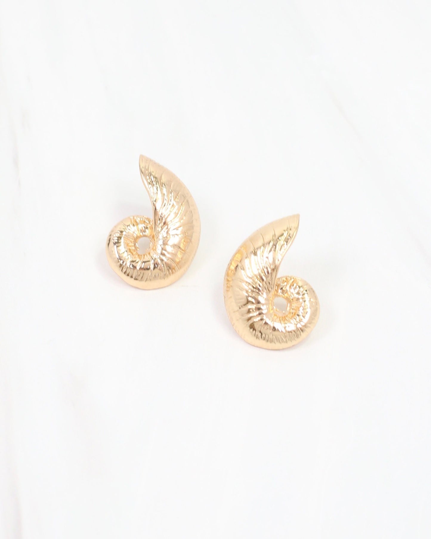 Verona Shell Stud Earring Gold