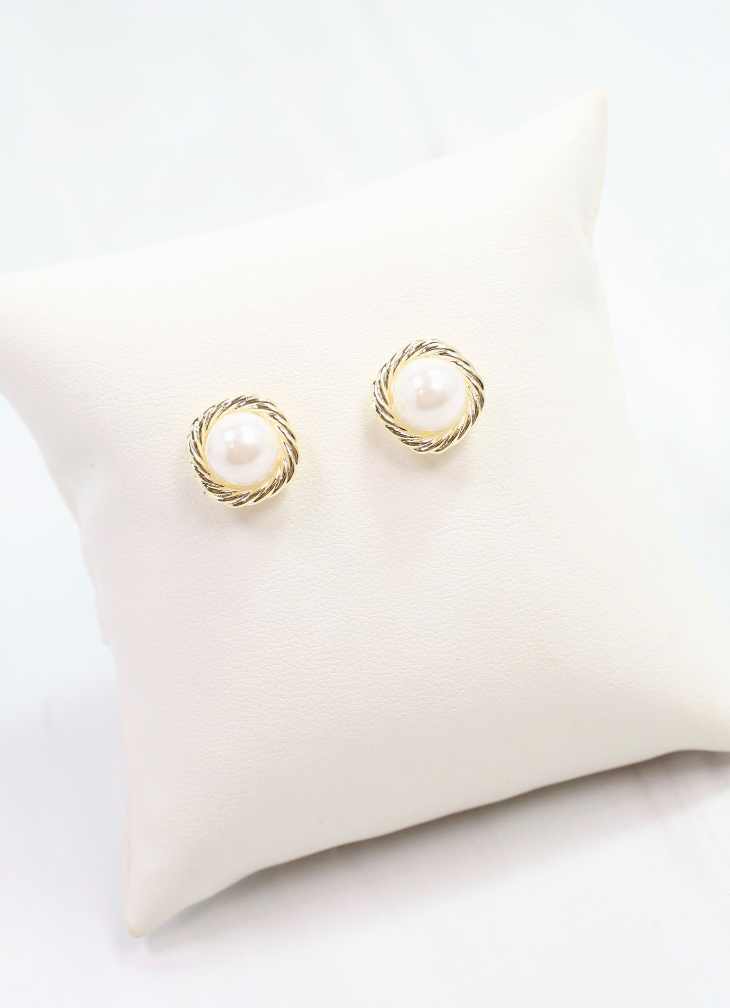 King Pearl Stud Earring Gold