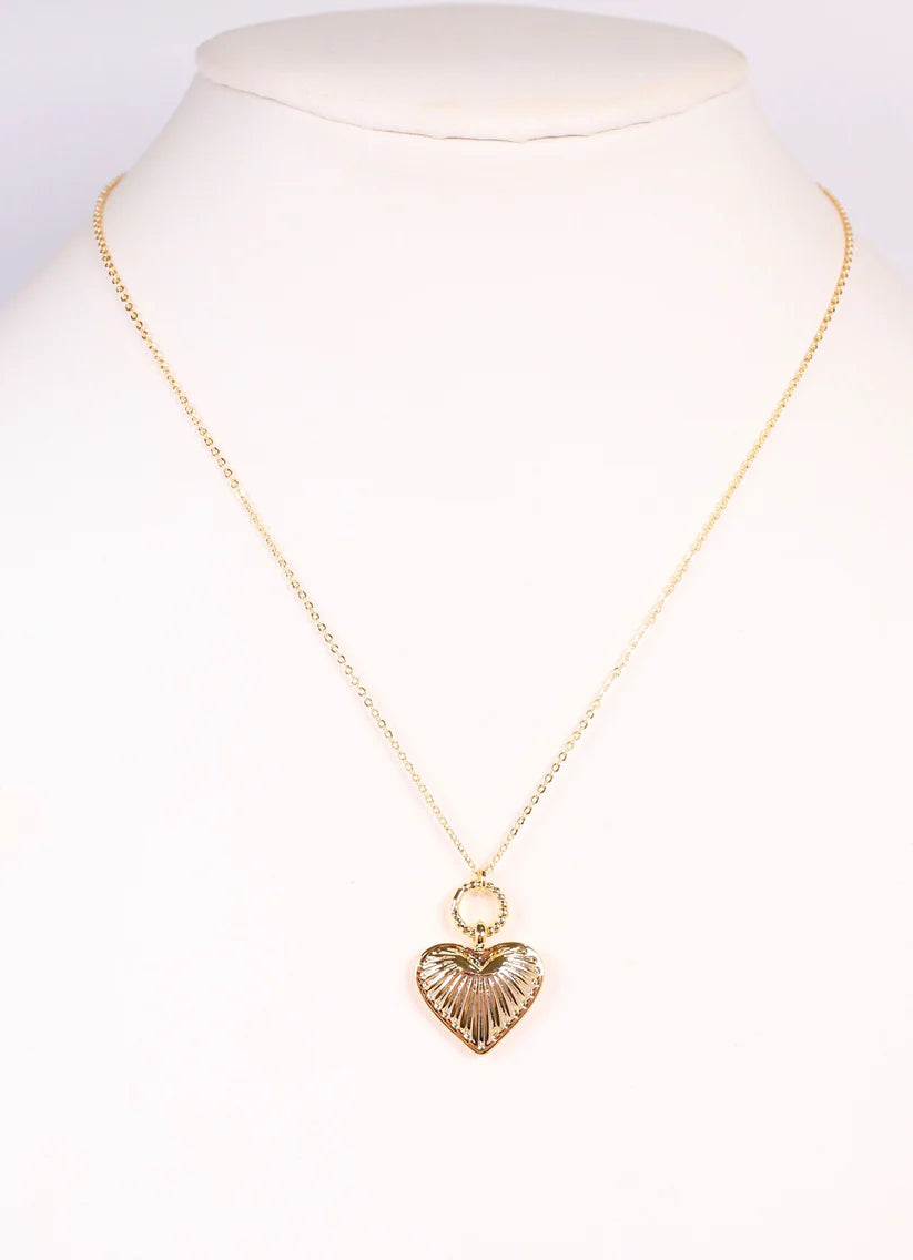 Shaylene Ribbed Heart Necklace GOLD