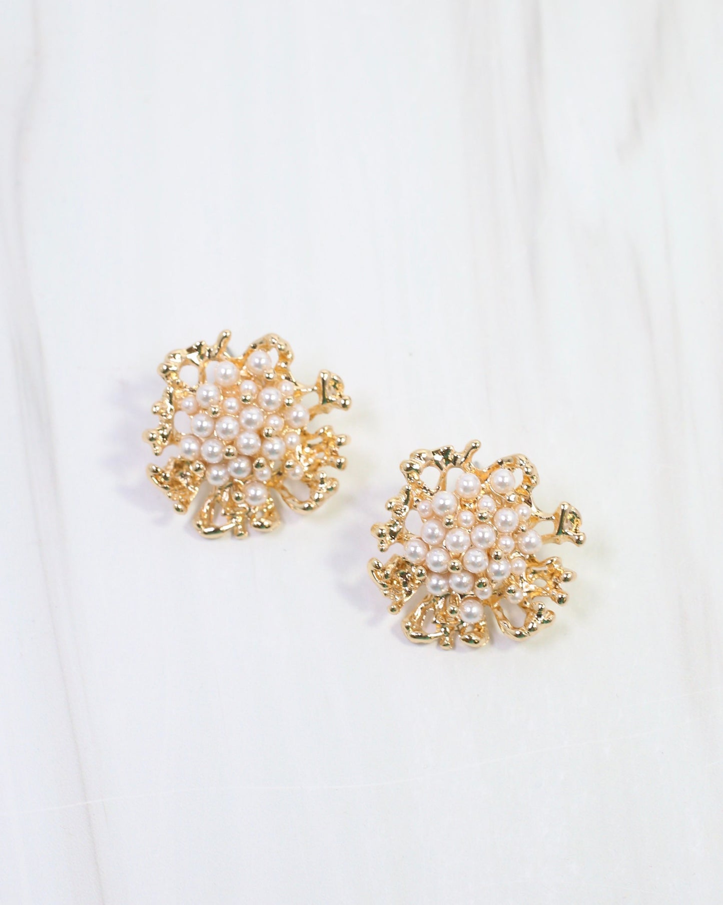 Juno Pearl Cluster Post Earring Gold