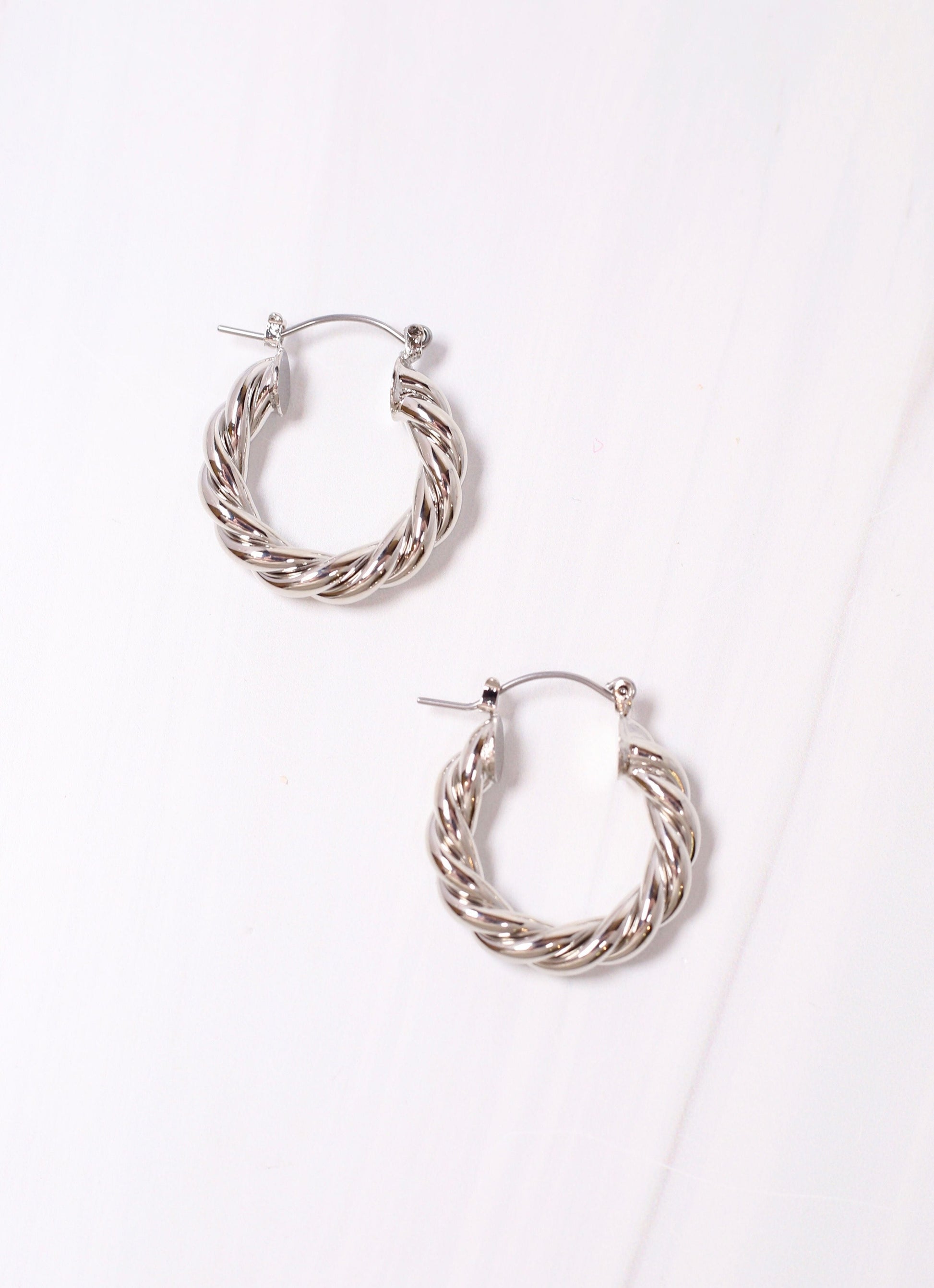 Ravin Twisted Hoop Earring SILVER - Caroline Hill