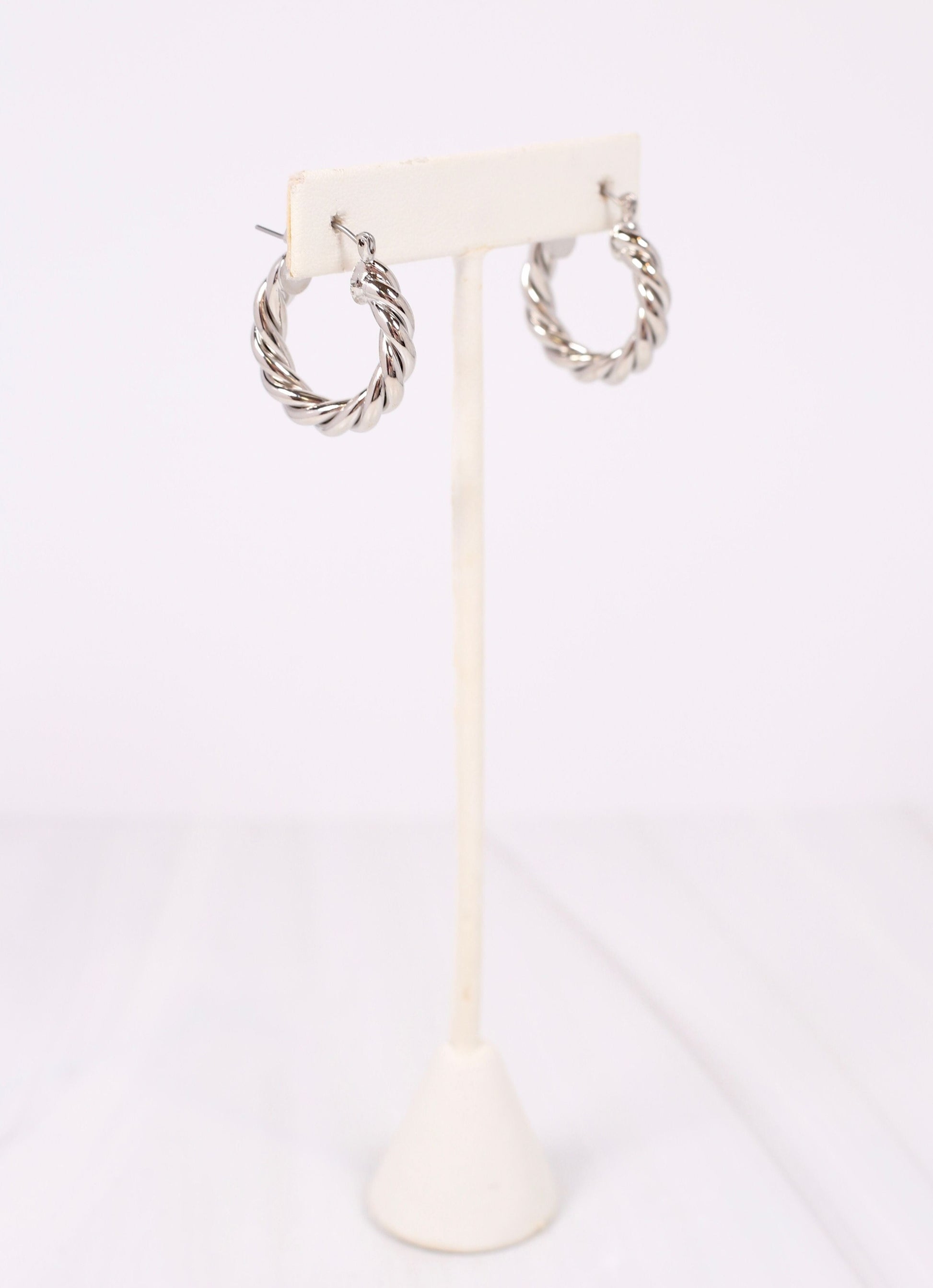 Ravin Twisted Hoop Earring SILVER - Caroline Hill