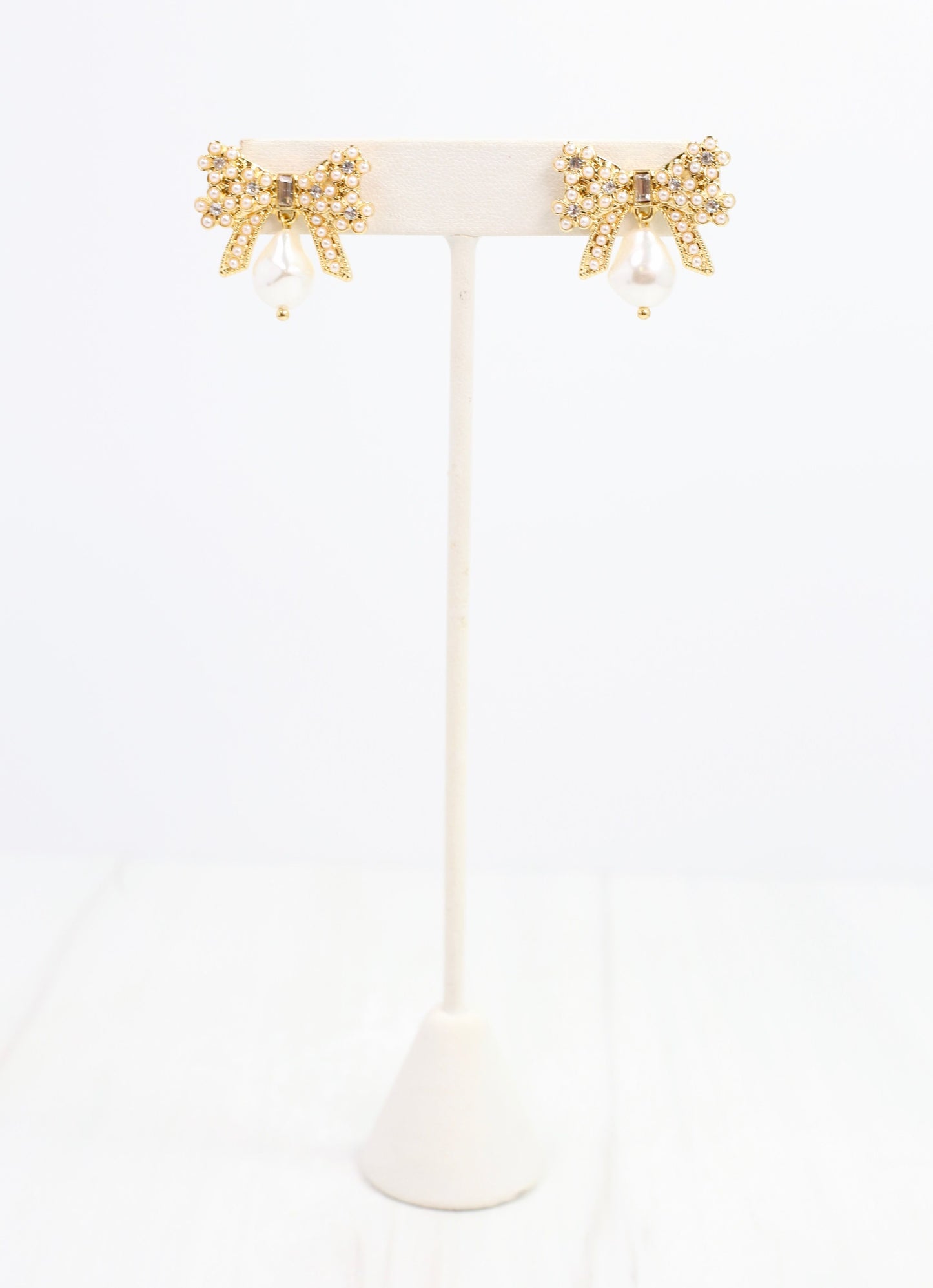 Coyle Pearl Bow Earring Gold