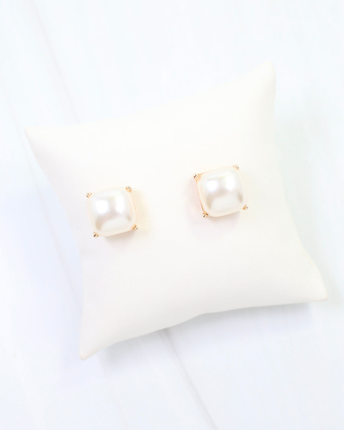 Mavis Square Pearl Stud Earring Cream