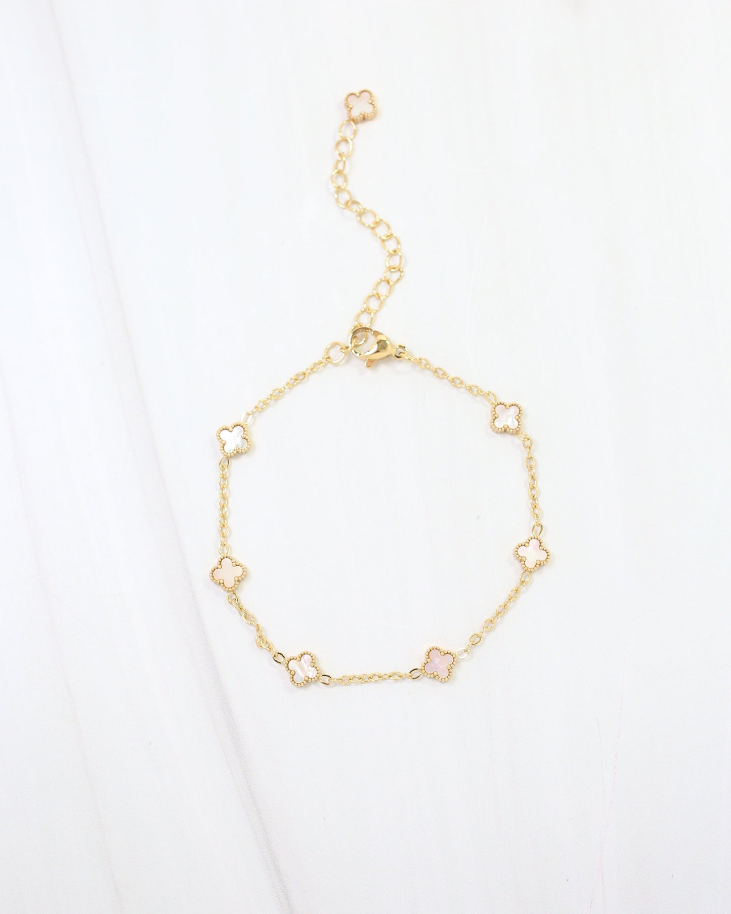 Vineland Mother of Pearl Clover Bracelet WR Gold