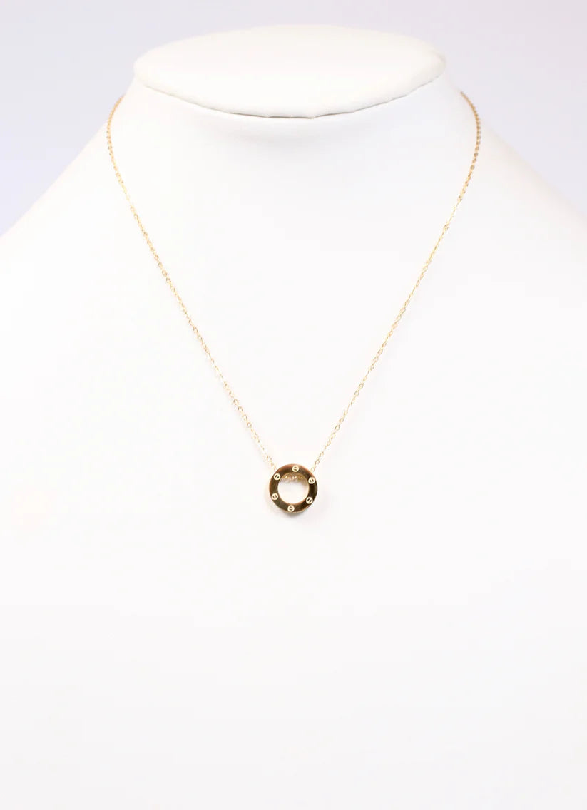 Britannia Circle Charm Necklace Gold