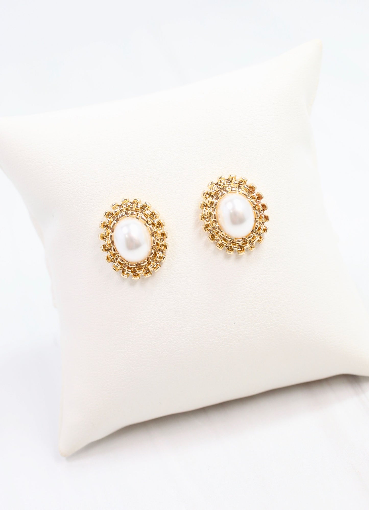 Crowe Pearl Stud Earring Gold