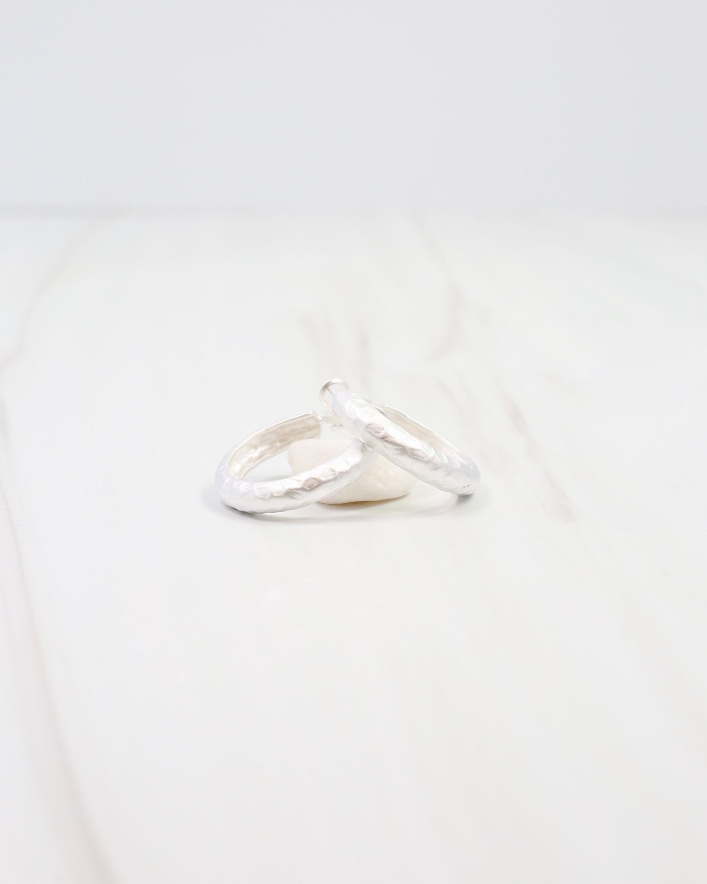 Glassboro Hammered Hoop Earring WR Matte Silver