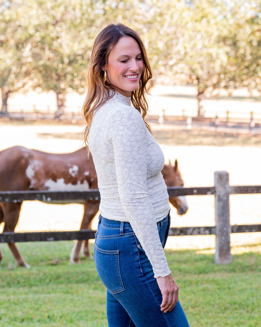 Meredith Lace Fitted Top-Ivory