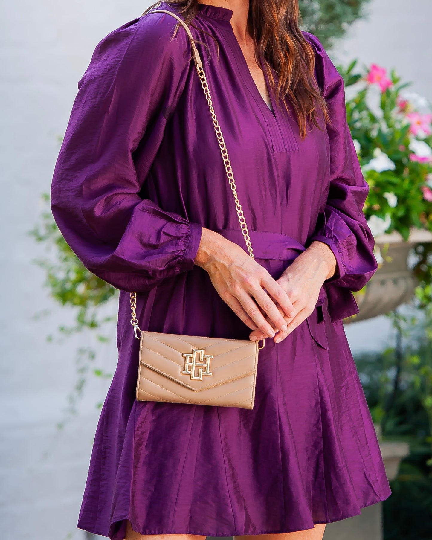 Carlington Clutch Crossbody Latte VQ