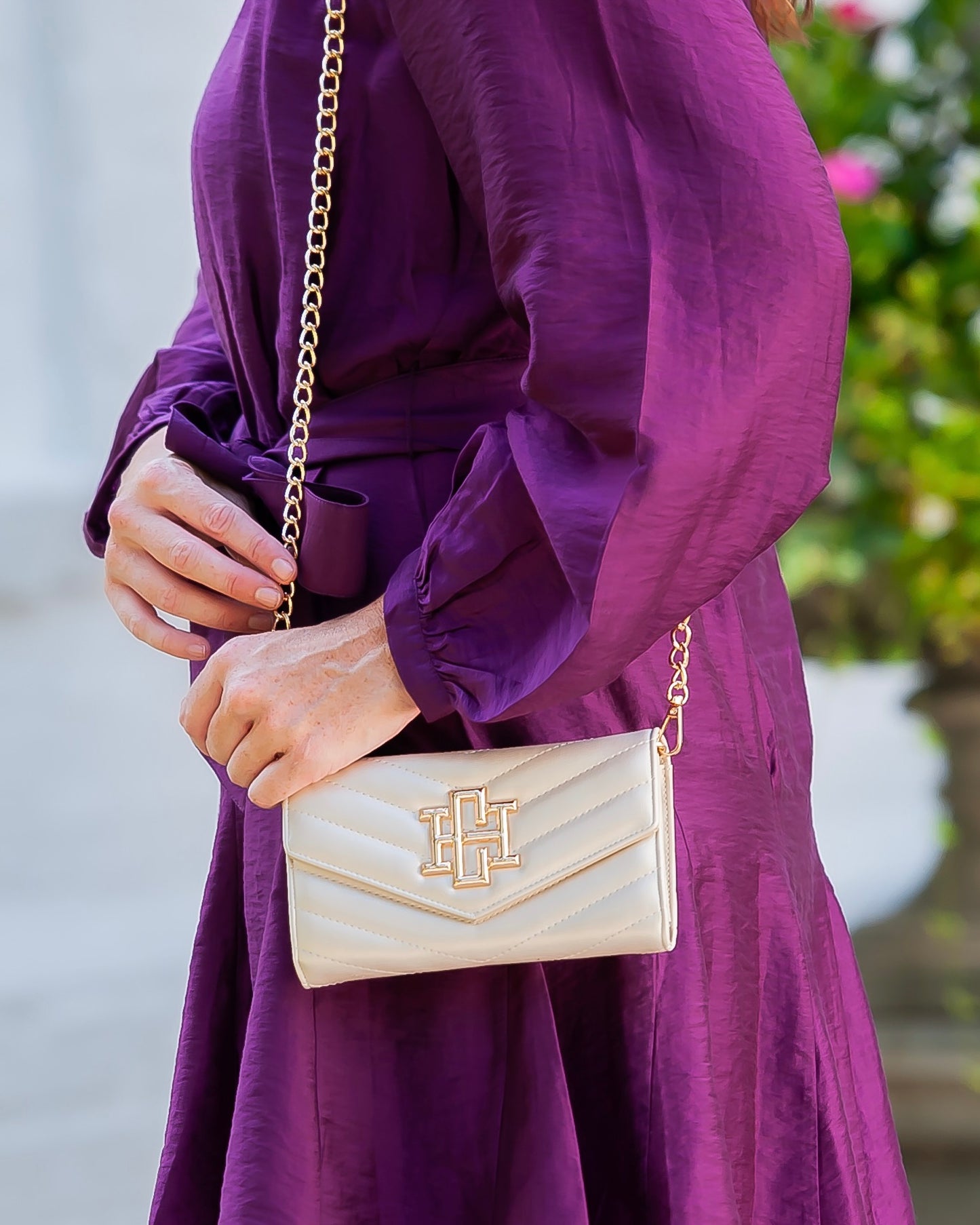 Carlington Clutch Crossbody Pearl VQ