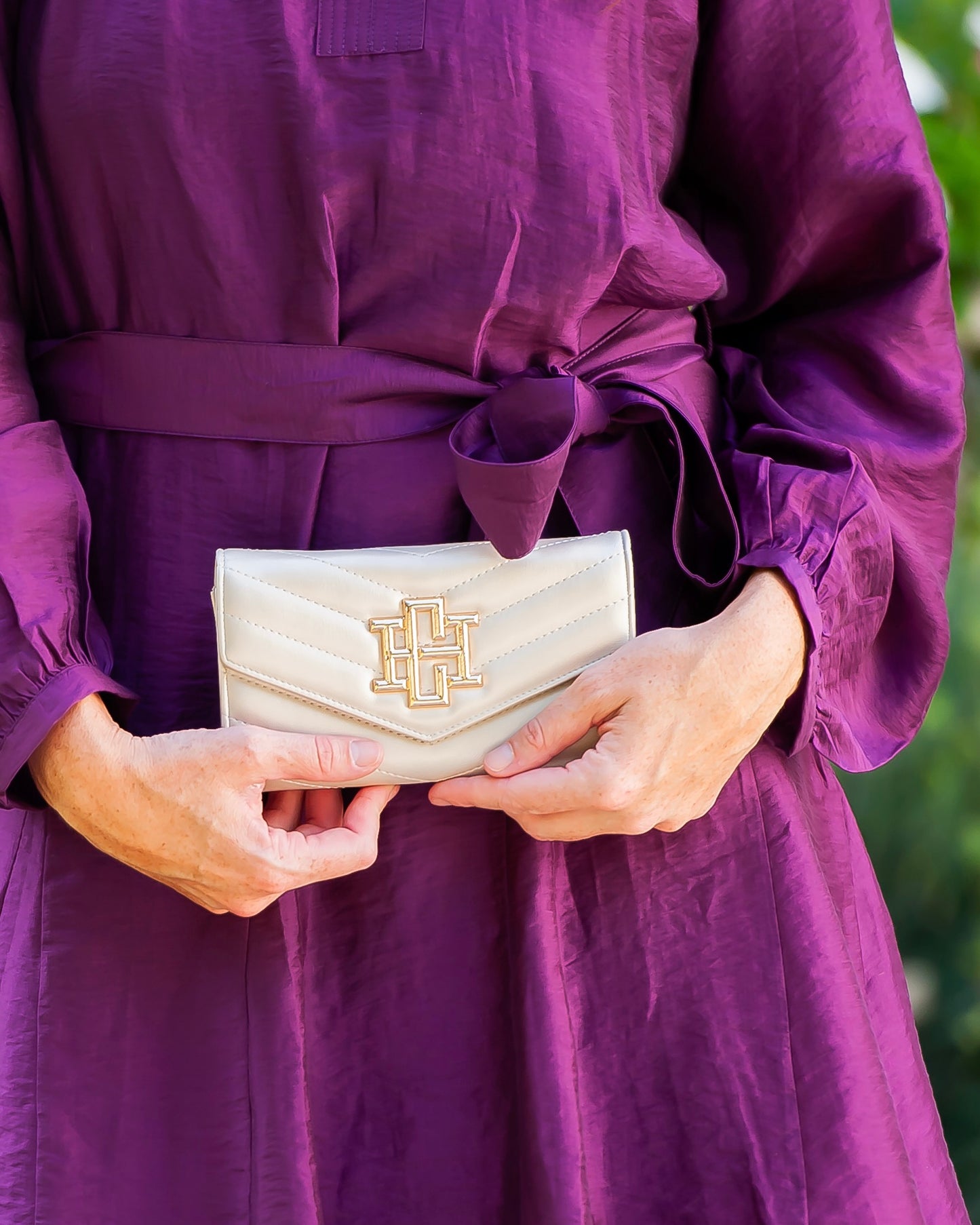 Carlington Clutch Crossbody Pearl VQ