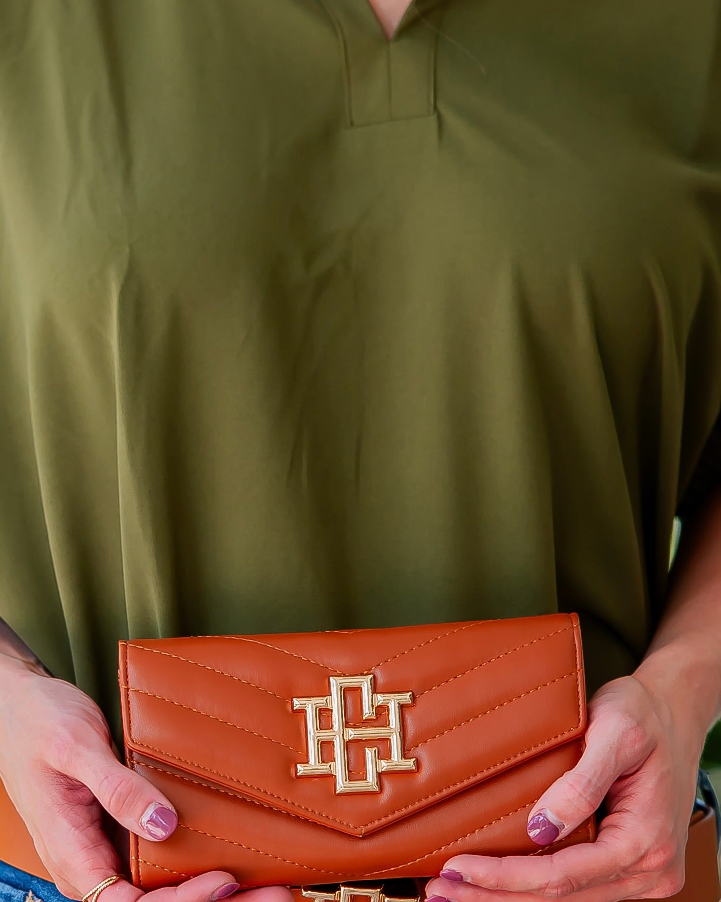 Carlington Clutch Crossbody Saddle VQ