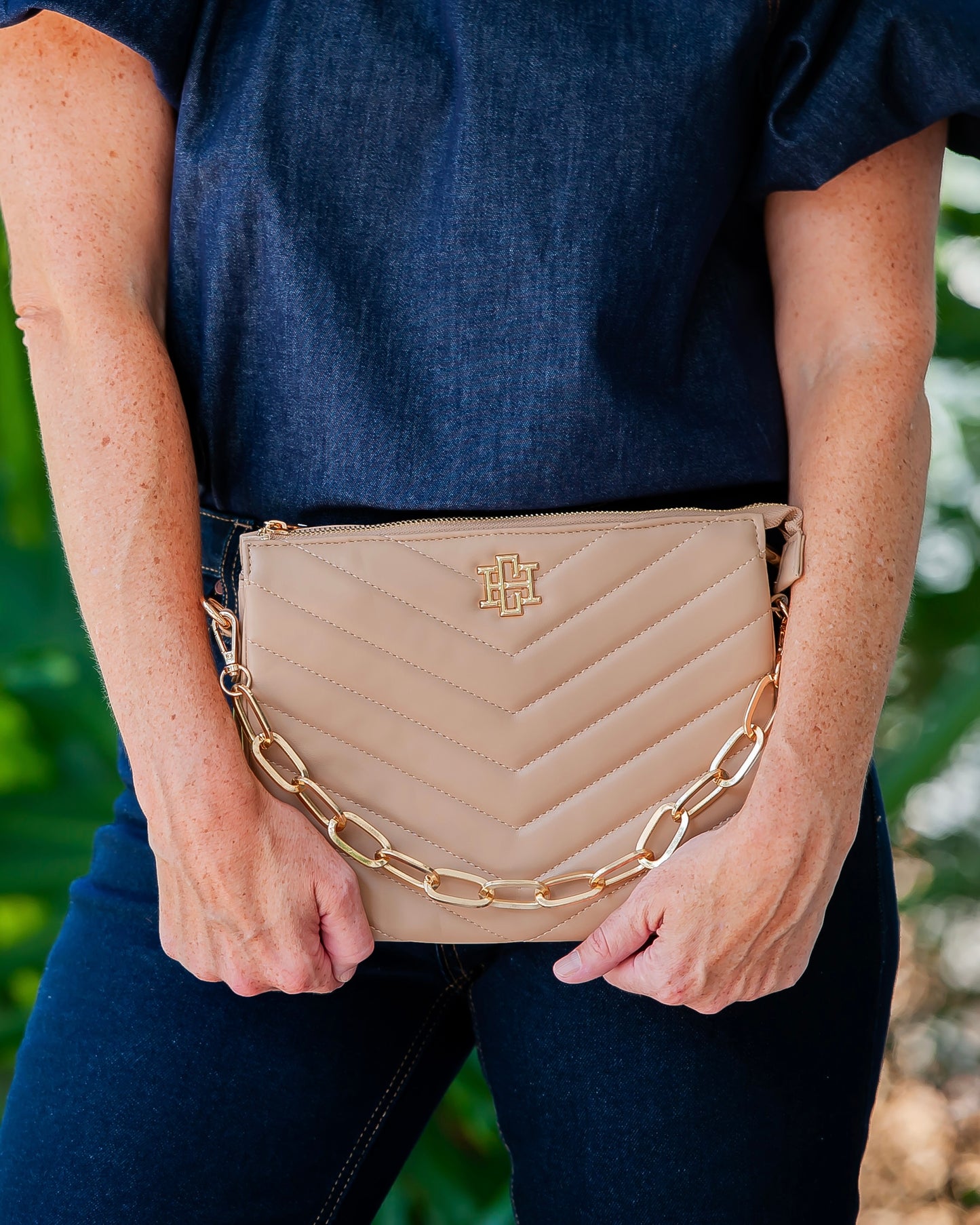 Ariana Crossbody - Latte VQ