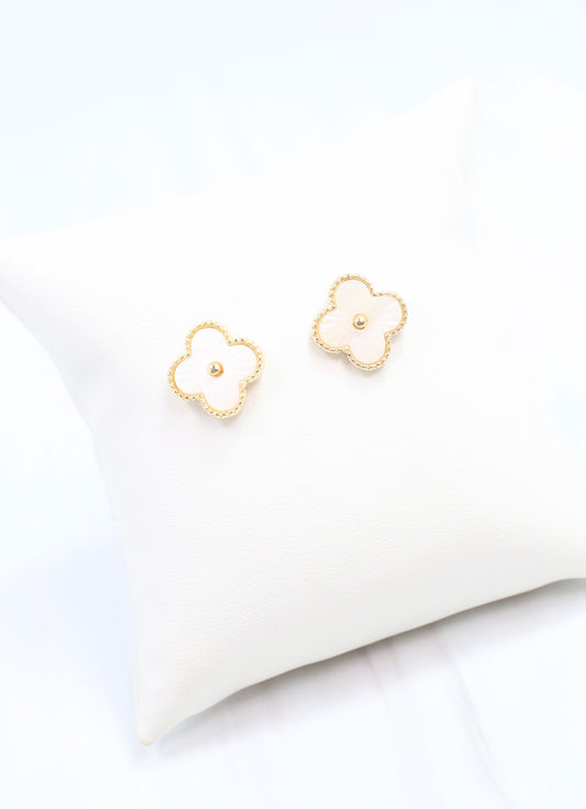 Camile Clover Stud Earring Mother of Pearl