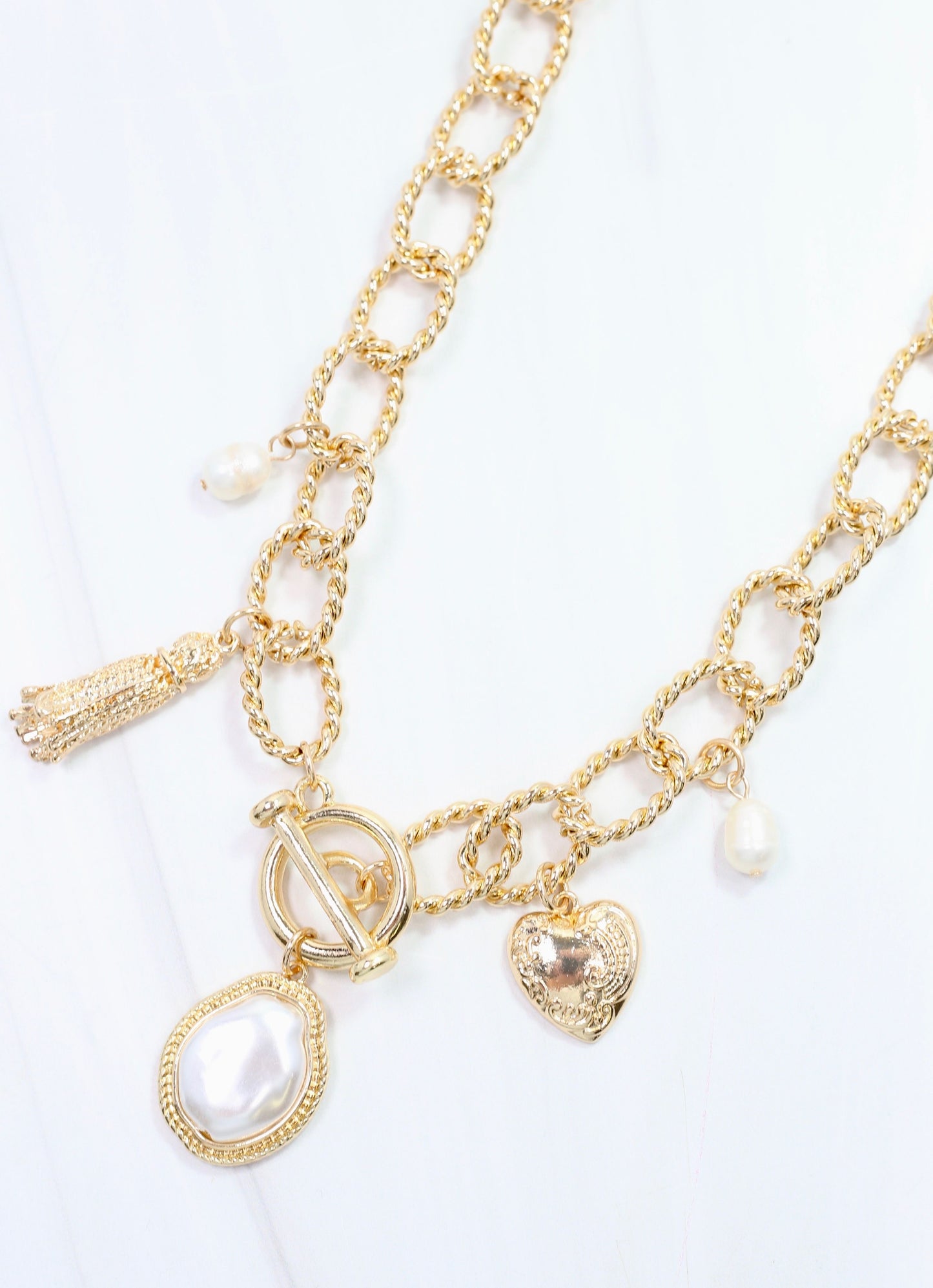 Nicky Charm Necklace Gold