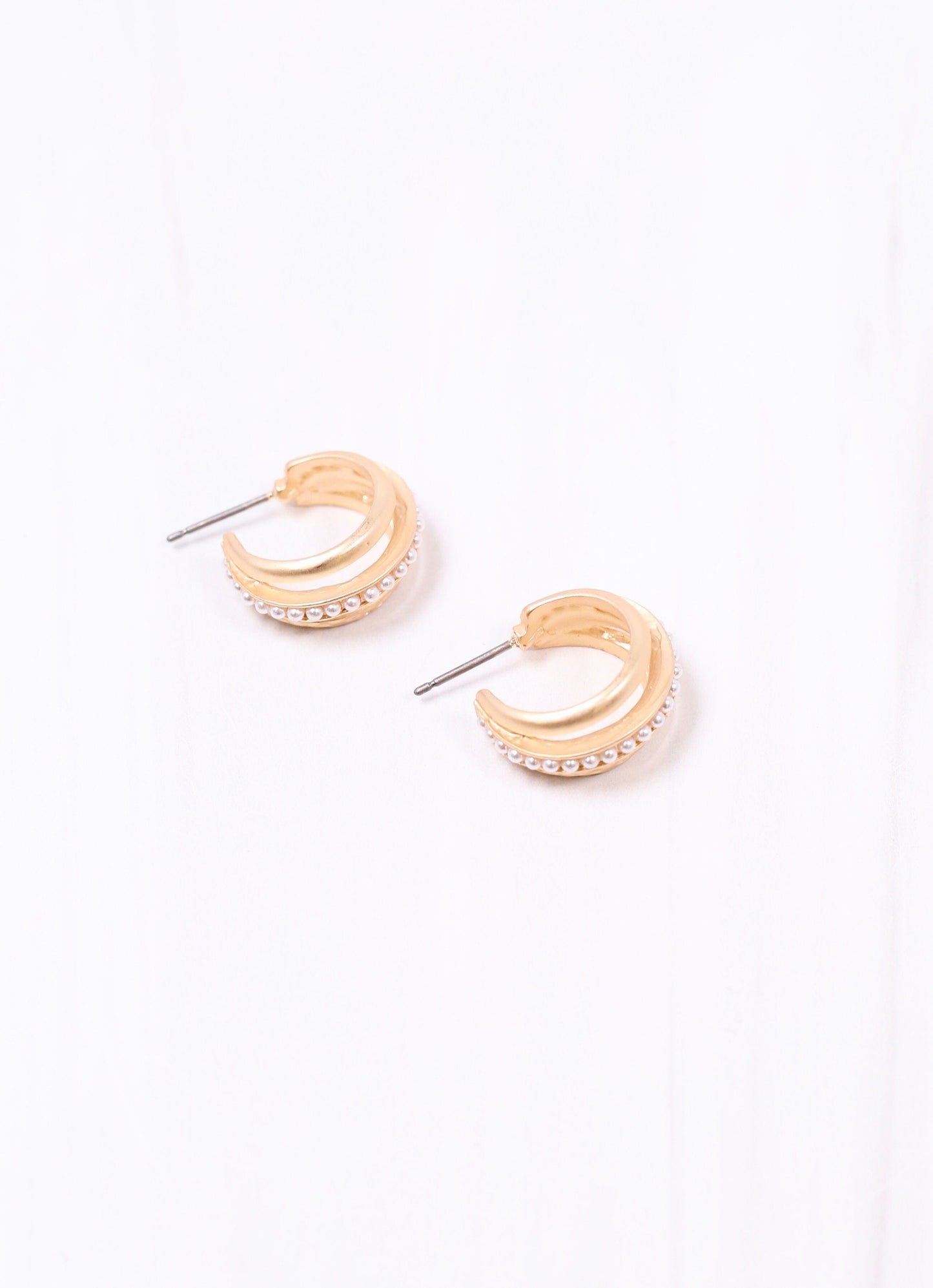 Wolverly Pearl Hoop Earring GOLD - Caroline Hill