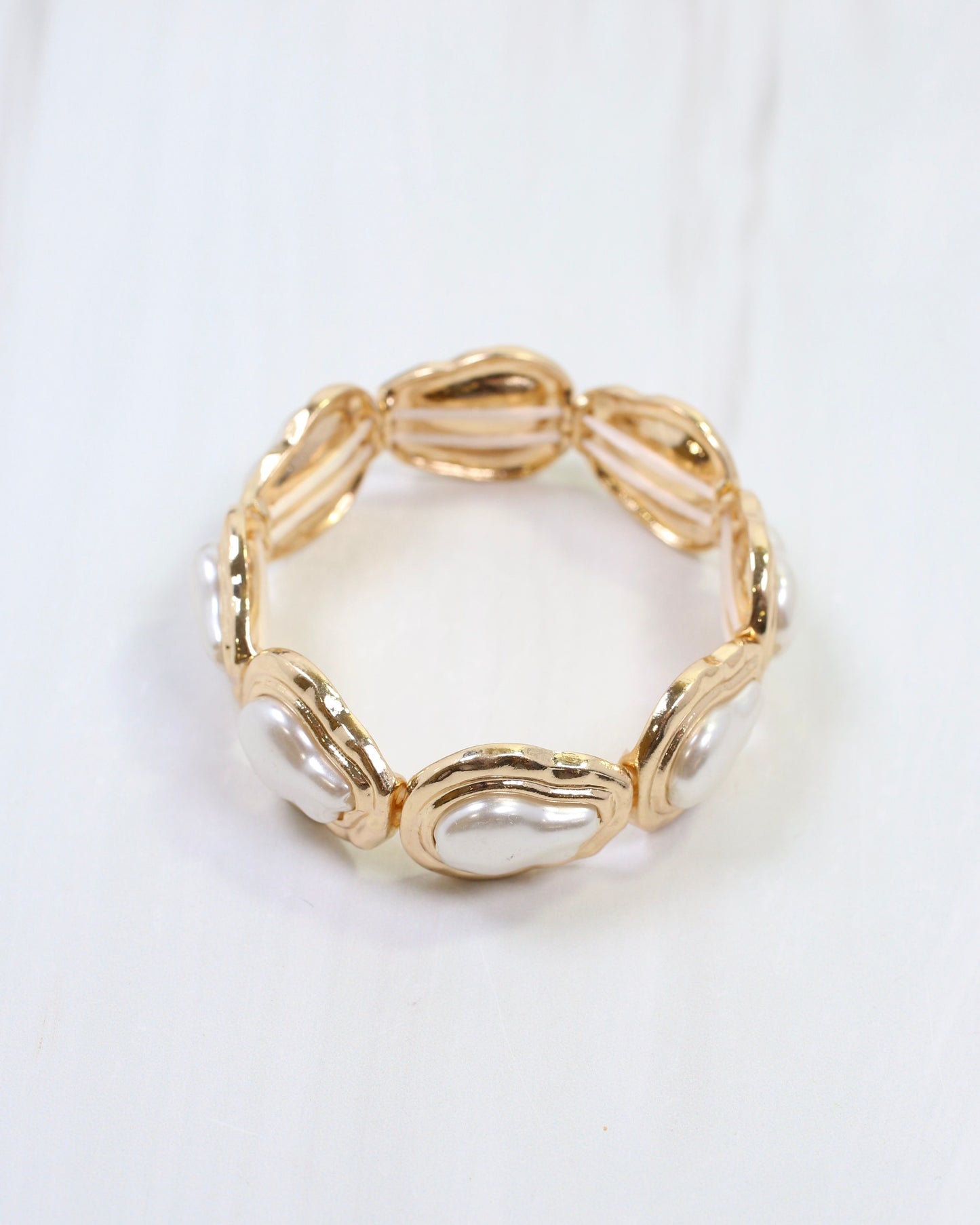 Arwen Baroque Pearl Stretch Bracelet Gold