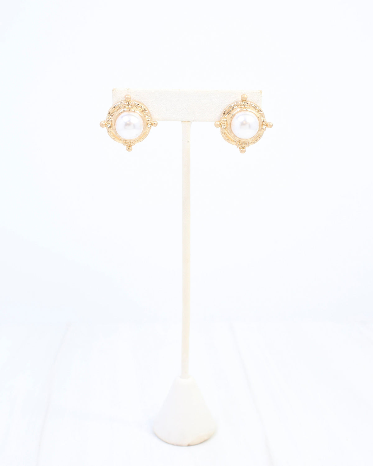 Betty Day Pearl Post Earring WRVG